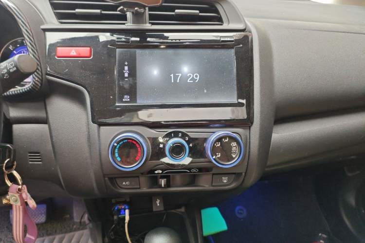 Used Honda Fit 2016 1.5L LXS CVT Comfort Sunroof Version Audio And AC Panel