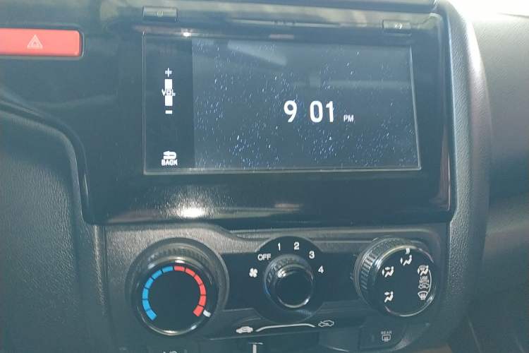 Used Honda Fit 2016 1.5L LX CVT Comfort Model Audio And AC Panel