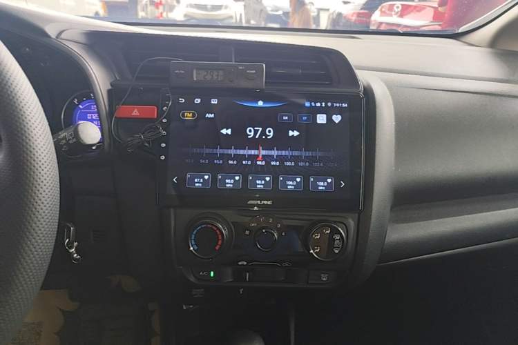Used Honda Fit 2016 1.5L LXS CVT Comfort Sunroof Version Audio And AC Panel