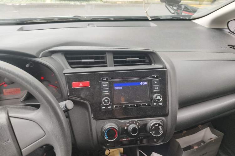 Used Honda Fit 2016 1.5L LX CVT Comfort Model Audio And AC Panel
