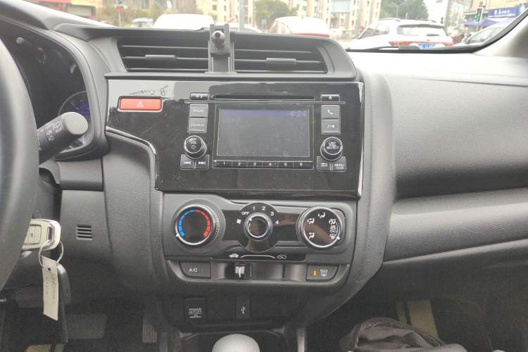 Used Honda Fit 2016 1.5L LXS CVT Comfort Sunroof Version Audio And AC Panel