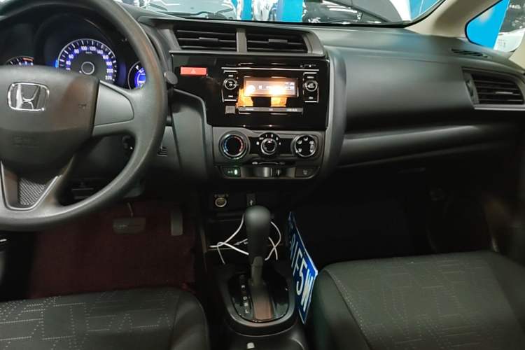 Used Honda Fit 2016 1.5L LXS CVT Comfort Sunroof Version Audio And AC Panel