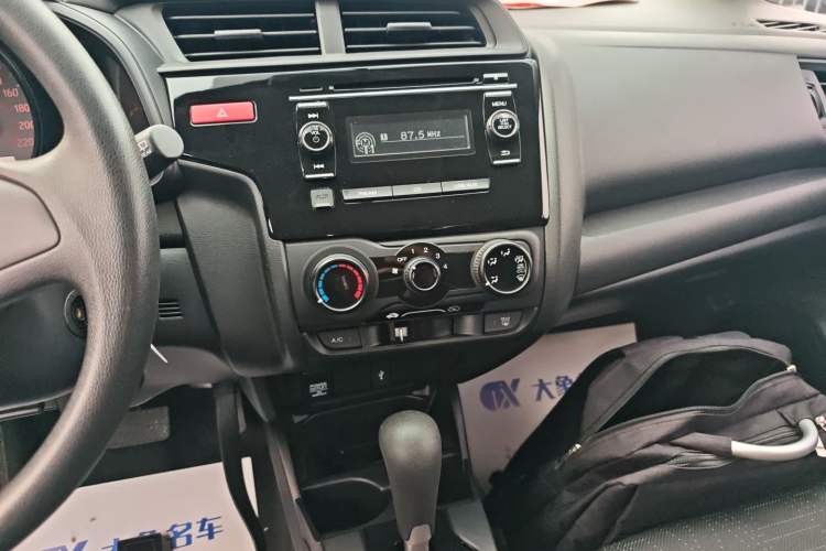 Used Honda Fit 2016 1.5L LX CVT Comfort Model Audio And AC Panel