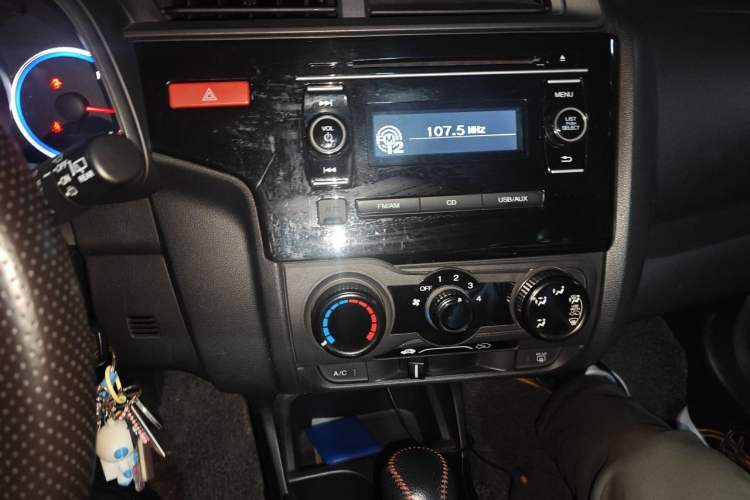 Used Honda Fit 2016 1.5L LX CVT Comfort Model Audio And AC Panel