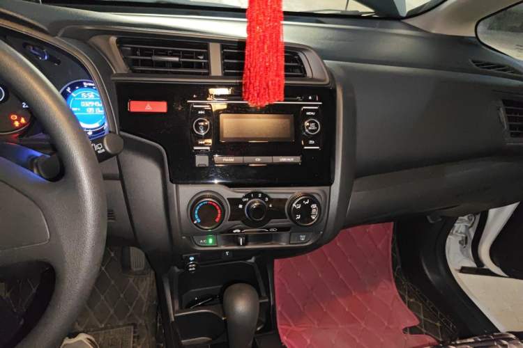 Used Honda Fit 2016 1.5L LXS CVT Comfort Sunroof Version Audio And AC Panel