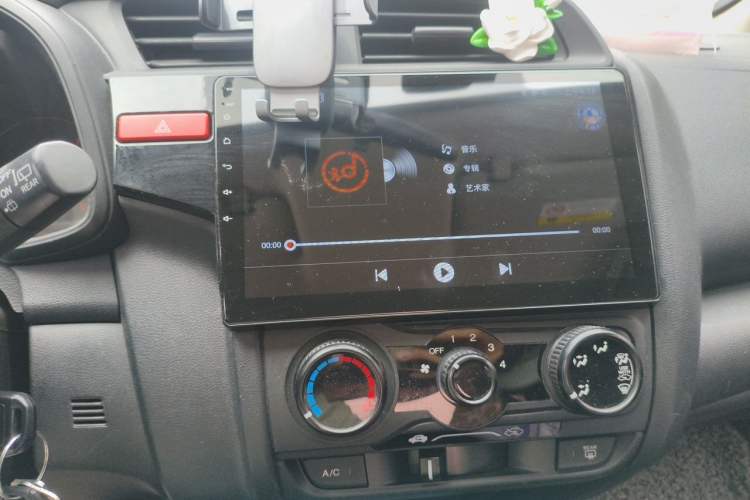 Used Honda Fit 2016 1.5L LX CVT Comfort Model Audio And AC Panel