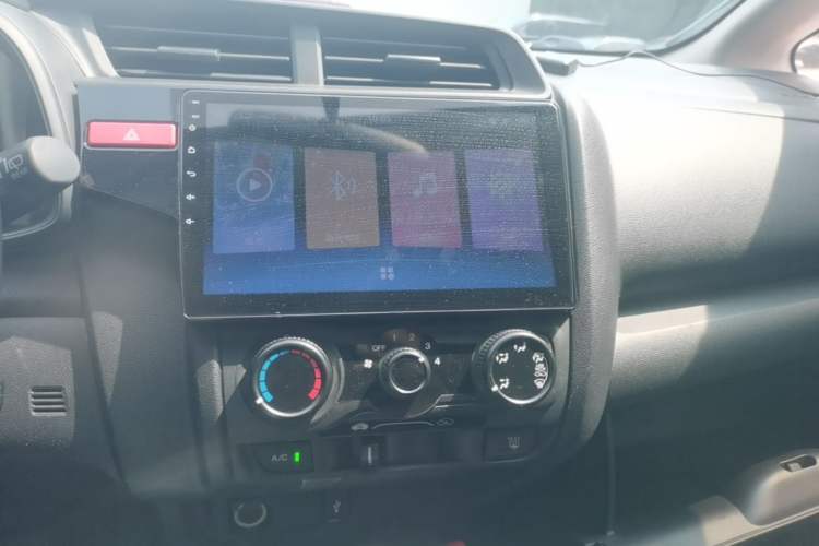 Used Honda Fit 2016 1.5L LX CVT Comfort Model Audio And AC Panel