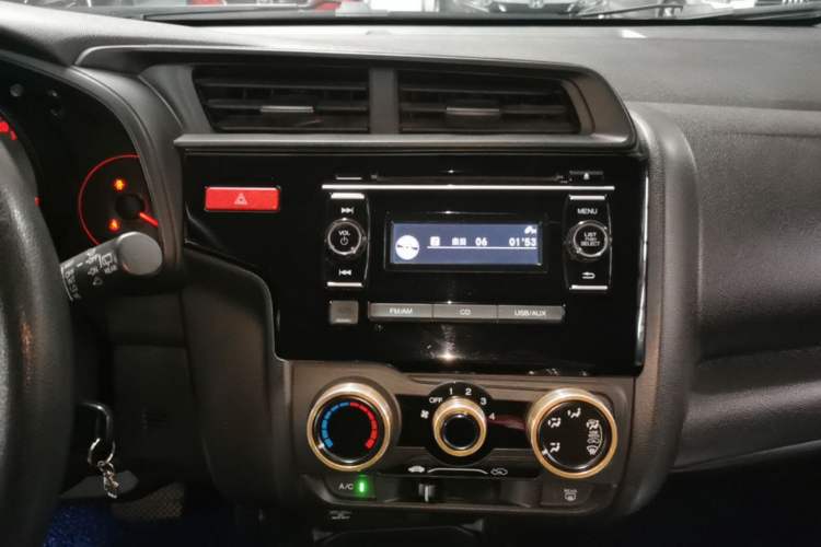 Used Honda Fit 2016 1.5L LX CVT Comfort Model Audio And AC Panel