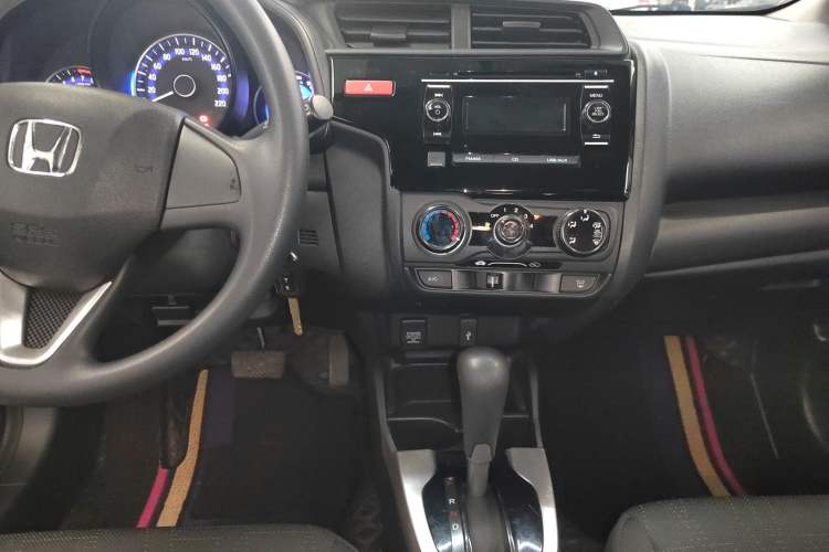 Used Honda Fit 2016 1.5L LXS CVT Comfort Sunroof Version Audio And AC Panel