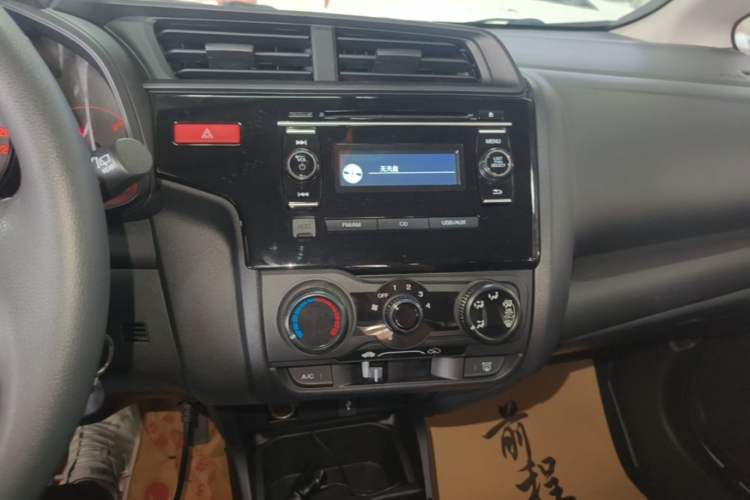 Used Honda Fit 2016 1.5L LX Manual Comfort Model Audio And AC Panel