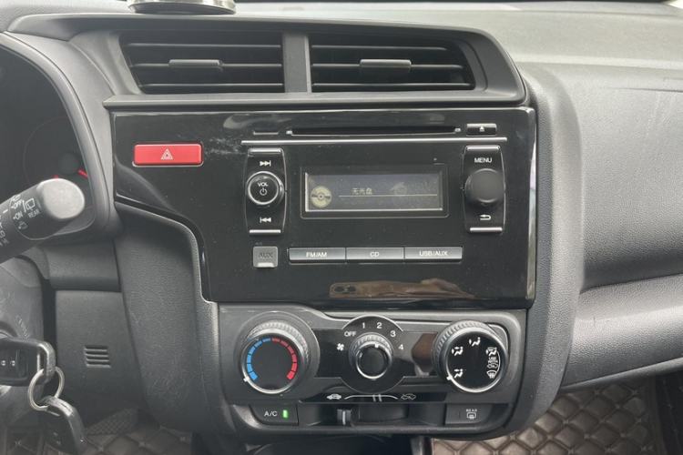 Used Honda Fit 2016 1.5L LX CVT Comfort Model Audio And AC Panel