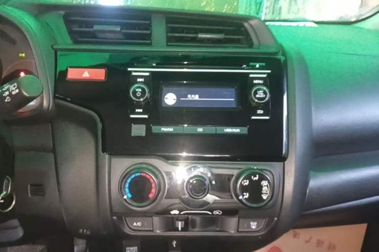 Used Honda Fit 2016 1.5L LX CVT Comfort Model Audio And AC Panel