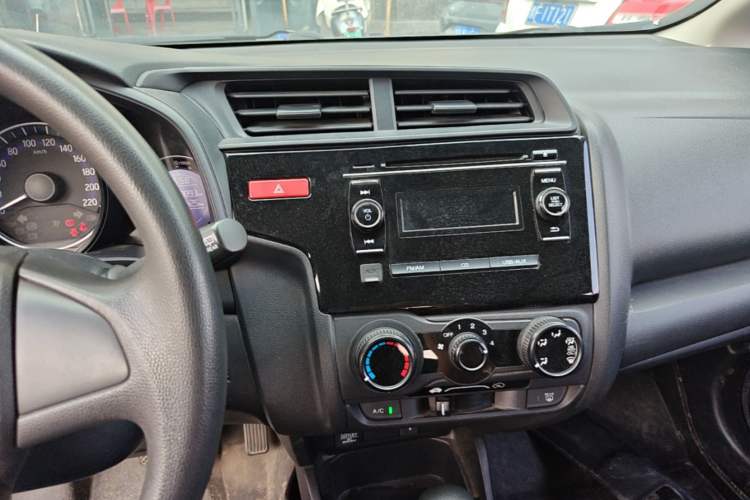 Used Honda Fit 2016 1.5L LXS CVT Comfort Sunroof Version Audio And AC Panel