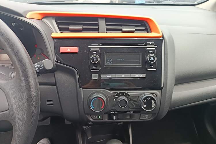 Used Honda Fit 2016 1.5L LX CVT Comfort Model Audio And AC Panel