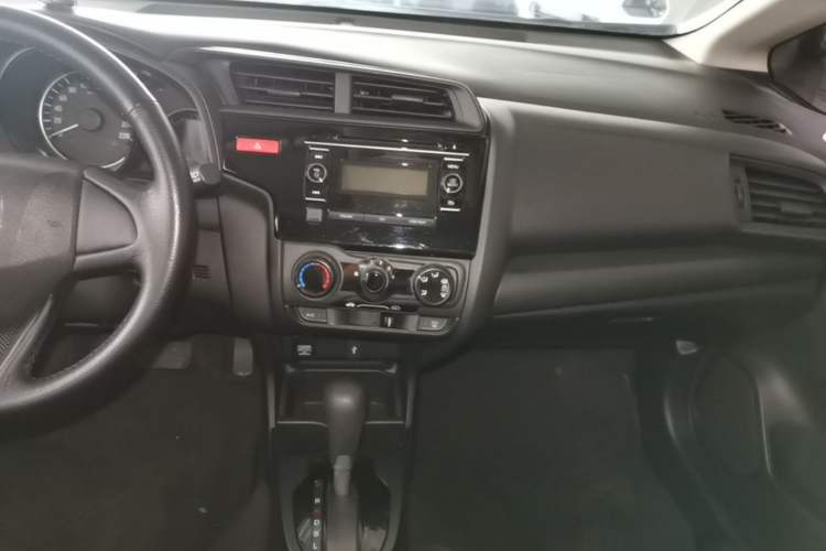 Used Honda Fit 2016 1.5L LXS CVT Comfort Sunroof Version Audio And AC Panel