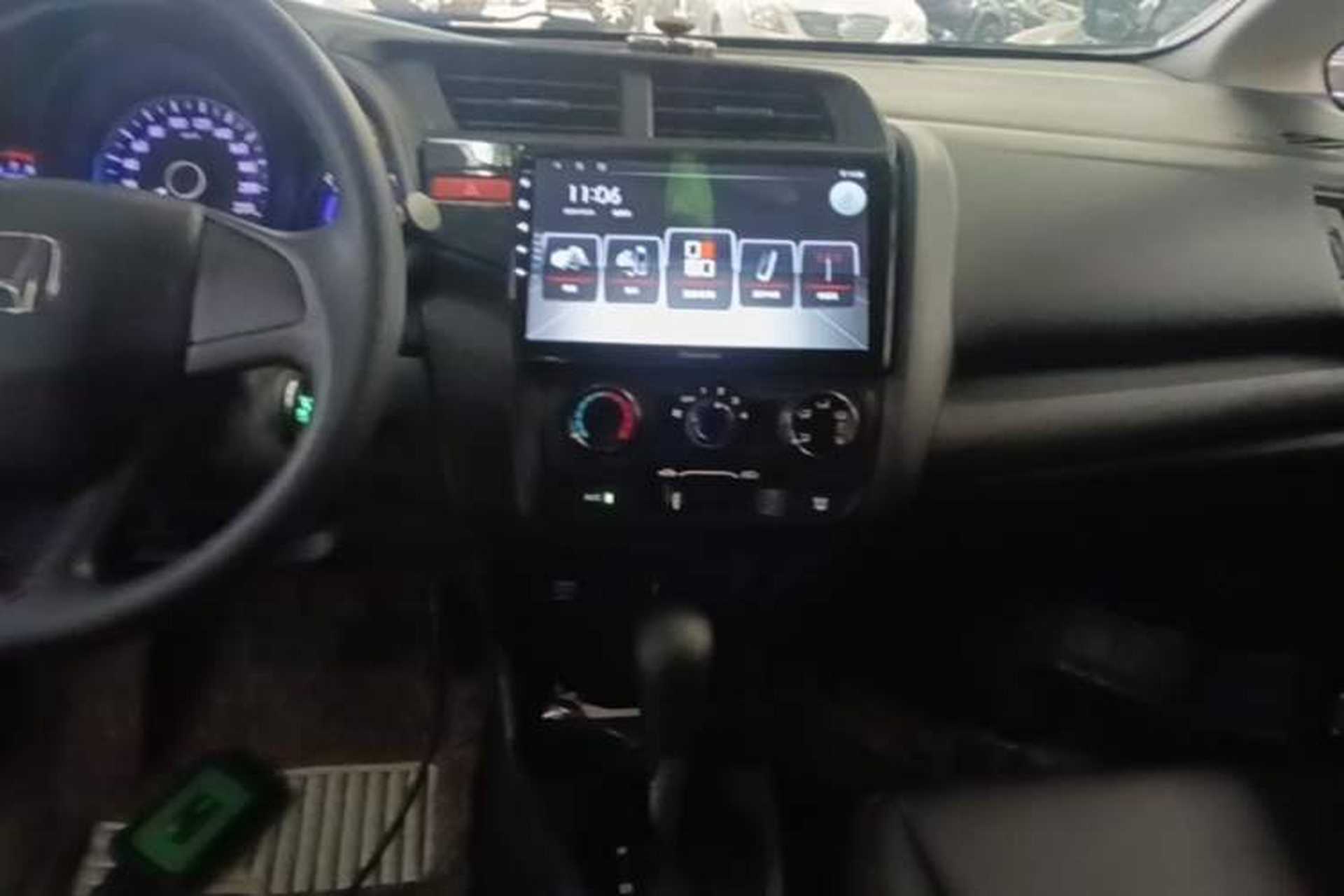 Used Honda Fit 2016 1.5L LXS CVT Comfort Sunroof Version Audio And AC Panel