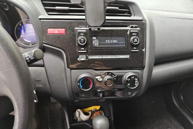 Used Honda Fit 2016 1.5L LXS CVT Comfort Sunroof Version Audio And AC Panel