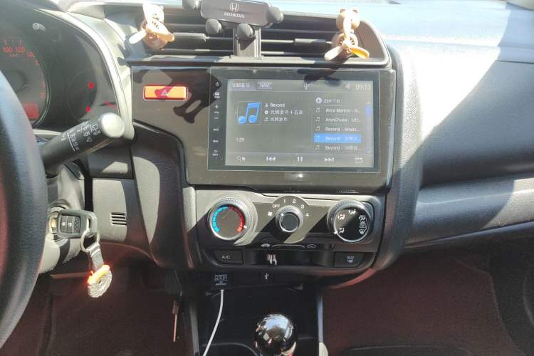 Used Honda Fit 2016 1.5L LX Manual Comfort Model Audio And AC Panel