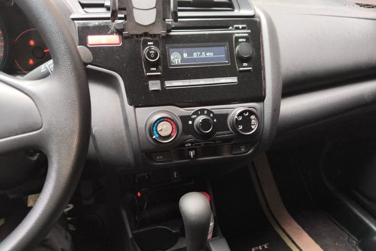 Used Honda Fit 2016 1.5L LX CVT Comfort Model Audio And AC Panel