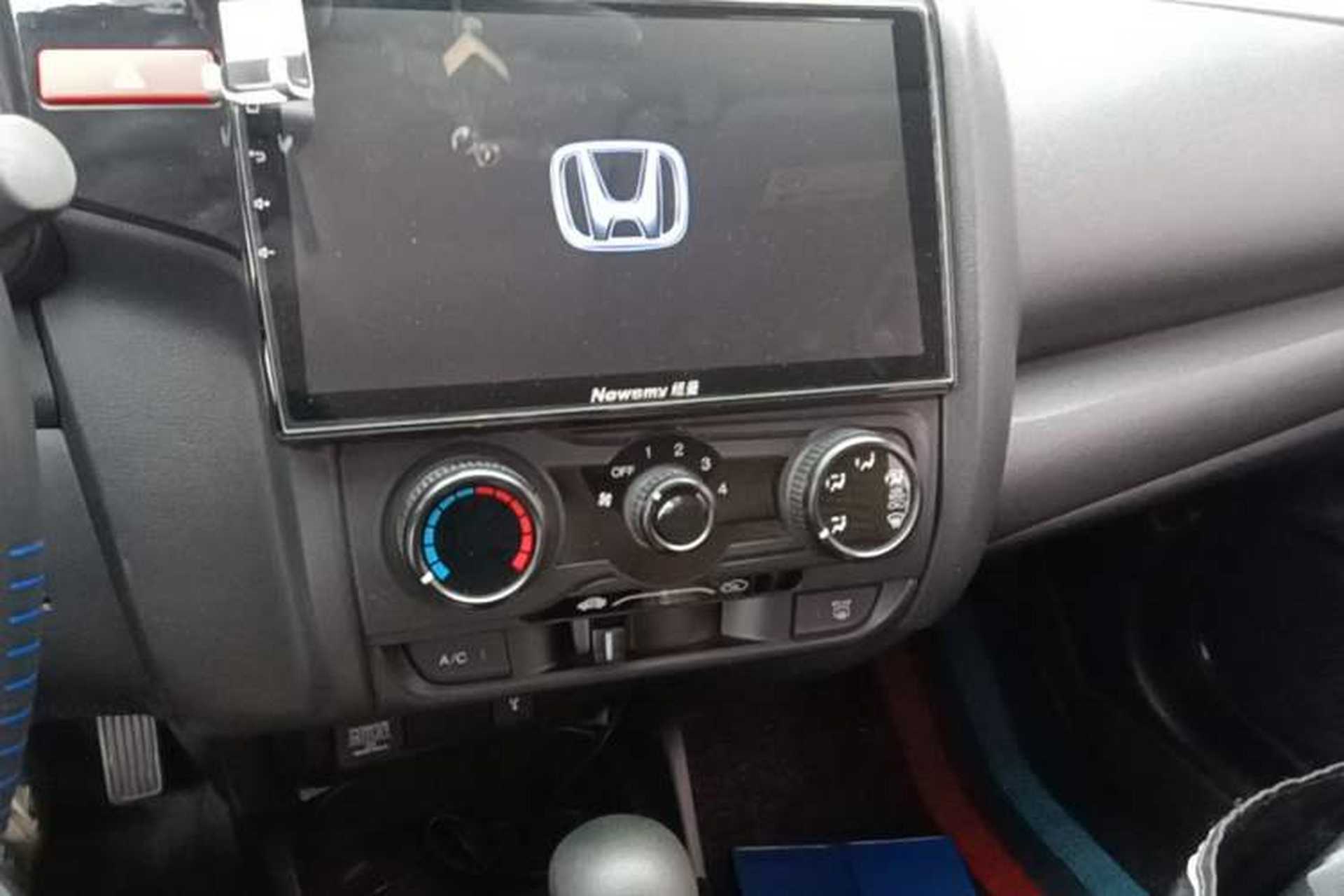 Used Honda Fit 2016 1.5L LX CVT Comfort Model Audio And AC Panel