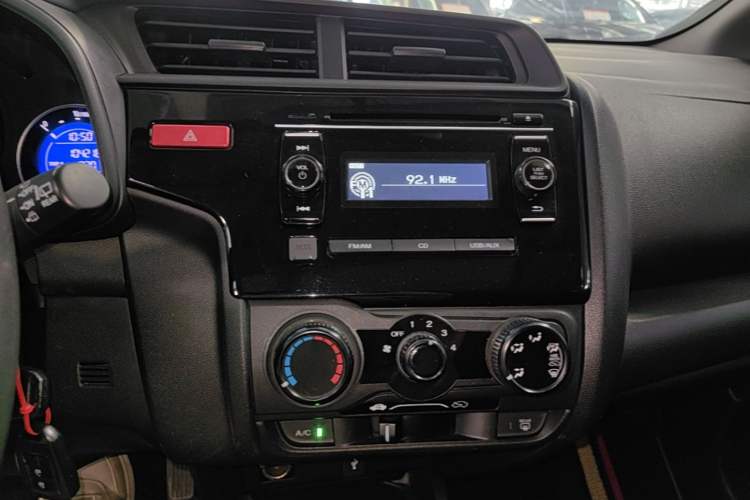 Used Honda Fit 2016 1.5L LXS CVT Comfort Sunroof Version Audio And AC Panel