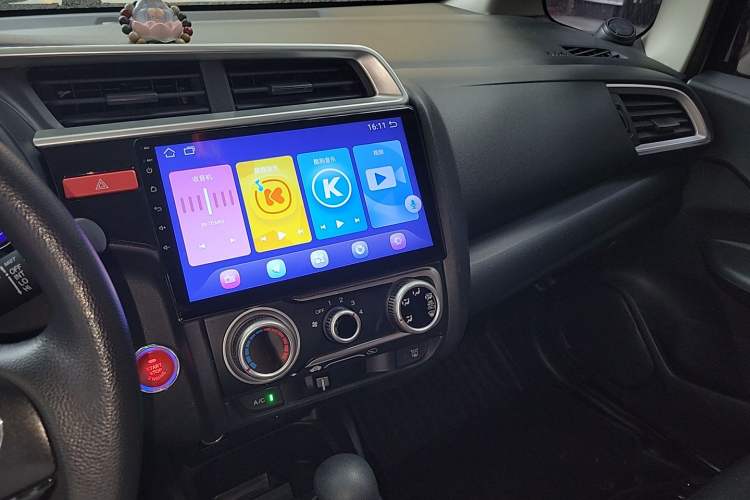 Used Honda Fit 2016 1.5L SE CVT Fashion Model Audio And AC Panel