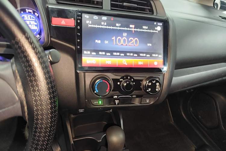Used Honda Fit 2016 1.5L LXS CVT Comfort Sunroof Version Audio And AC Panel