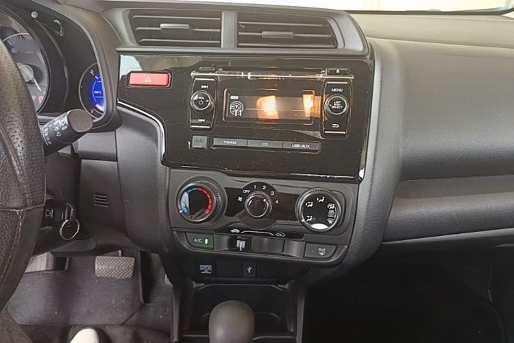 Used Honda Fit 2016 1.5L LXS CVT Comfort Sunroof Version Audio And AC Panel