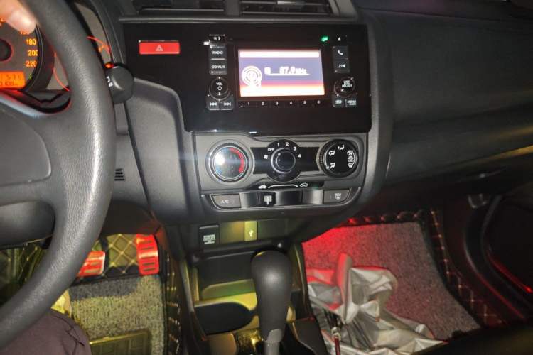 Used Honda Fit 2016 1.5L LX CVT Comfort Model Audio And AC Panel