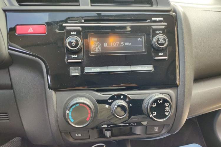 Used Honda Fit 2016 1.5L LXS CVT Comfort Sunroof Version Audio And AC Panel