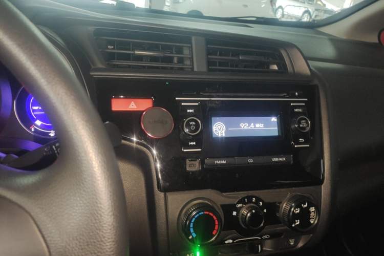 Used Honda Fit 2016 1.5L LXS CVT Comfort Sunroof Version Audio And AC Panel