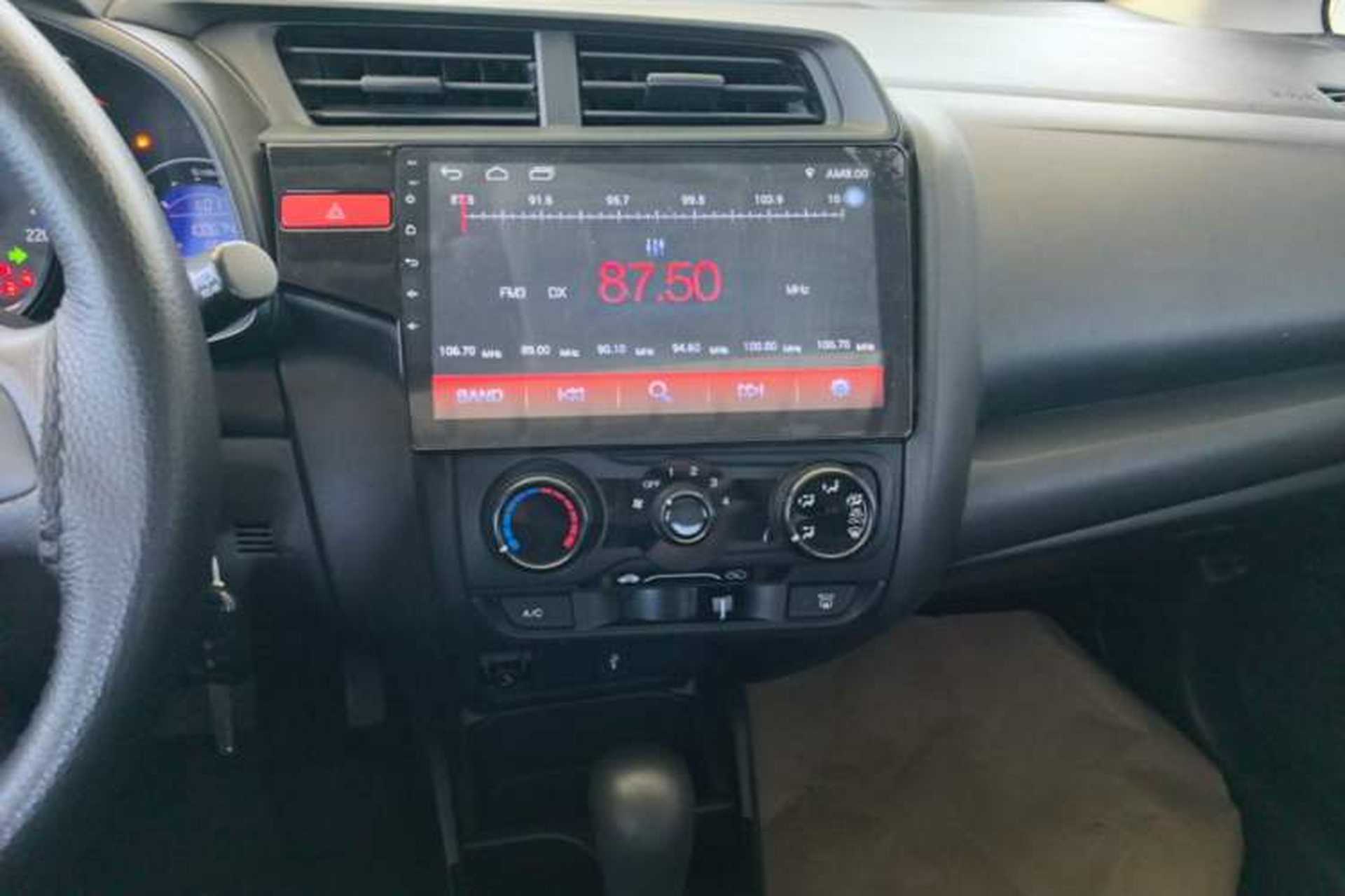 Used Honda Fit 2016 1.5L LXS CVT Comfort Sunroof Version Audio And AC Panel