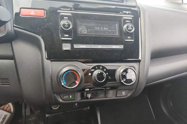 Used Honda Fit 2016 1.5L LX Manual Comfort Model Audio And AC Panel