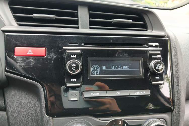 Used Honda Fit 2016 1.5L LXS CVT Comfort Sunroof Version Audio And AC Panel