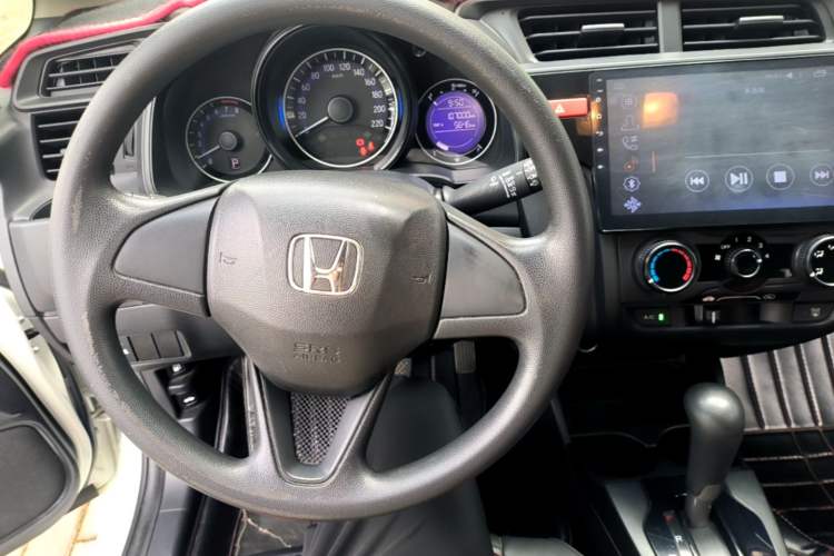 Used Honda Fit 2016 1.5L LXS CVT Comfort Sunroof Version Center Console