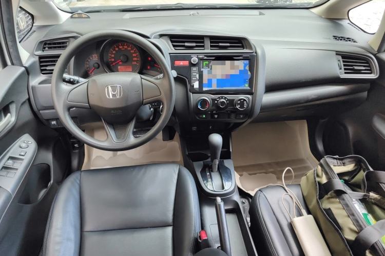 Used Honda Fit 2016 1.5L LX CVT Comfort Model Center Console