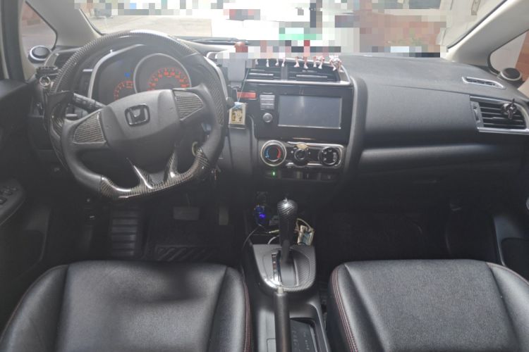 Used Honda Fit 2016 1.5L LX CVT Comfort Model Center Console