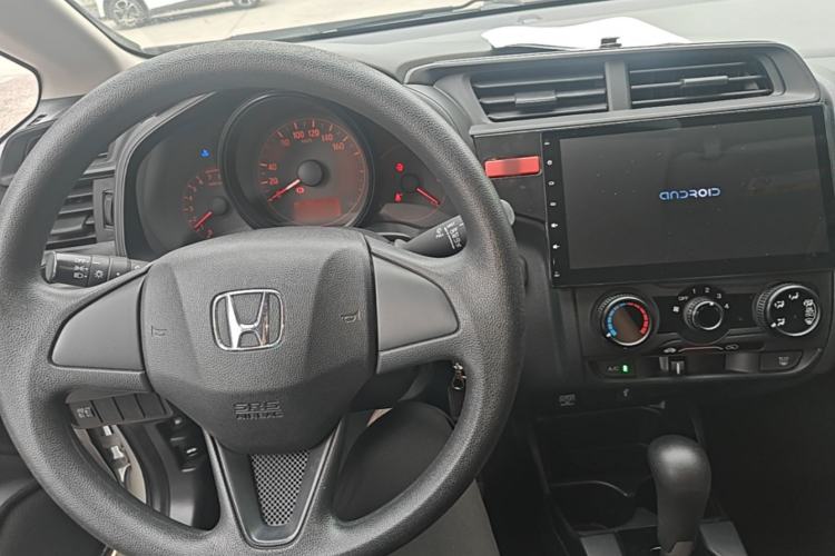 Used Honda Fit 2016 1.5L LX CVT Comfort Model Center Console