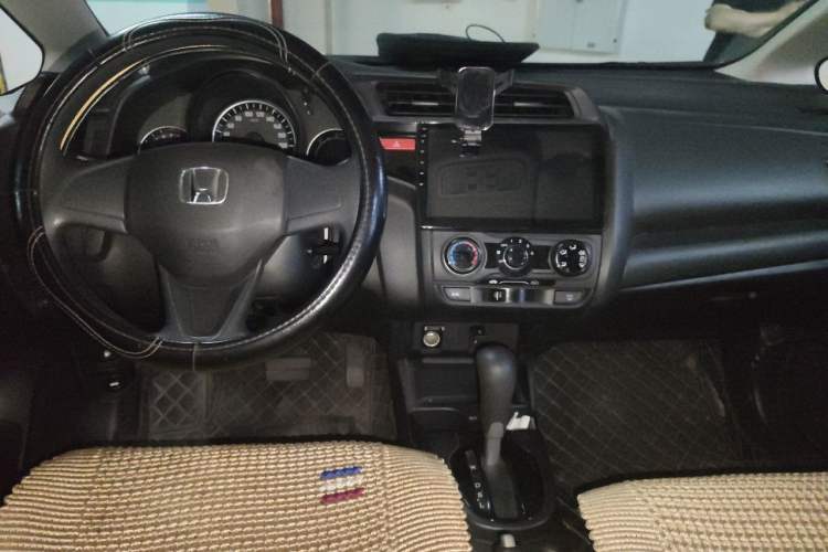 Used Honda Fit 2016 1.5L LXS CVT Comfort Sunroof Version Center Console