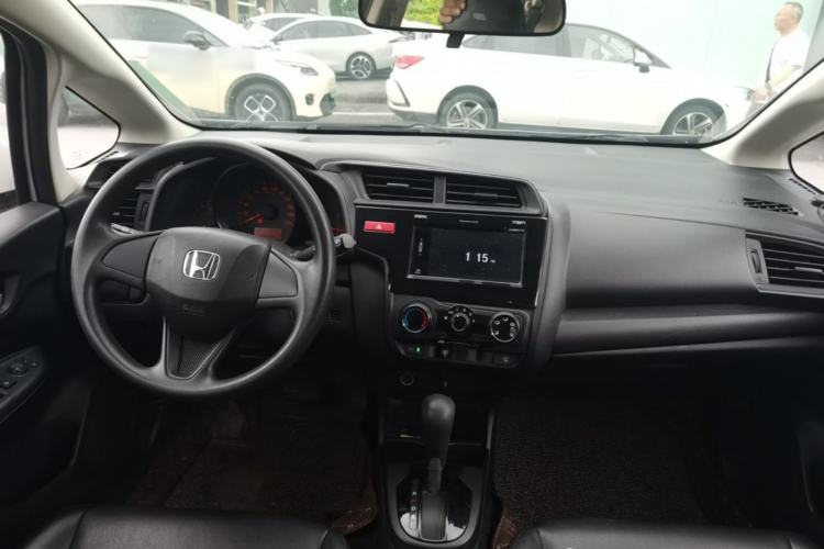 Used Honda Fit 2016 1.5L LX CVT Comfort Model Center Console