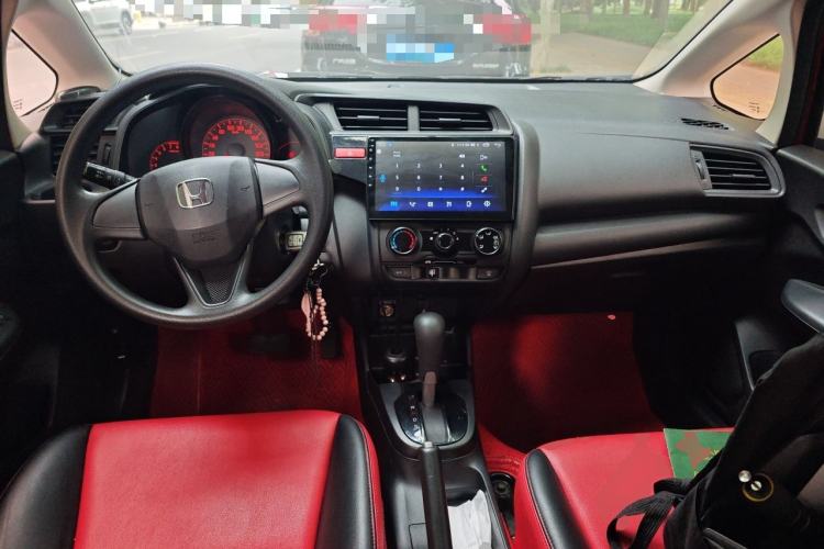 Used Honda Fit 2016 1.5L LX CVT Comfort Model Center Console