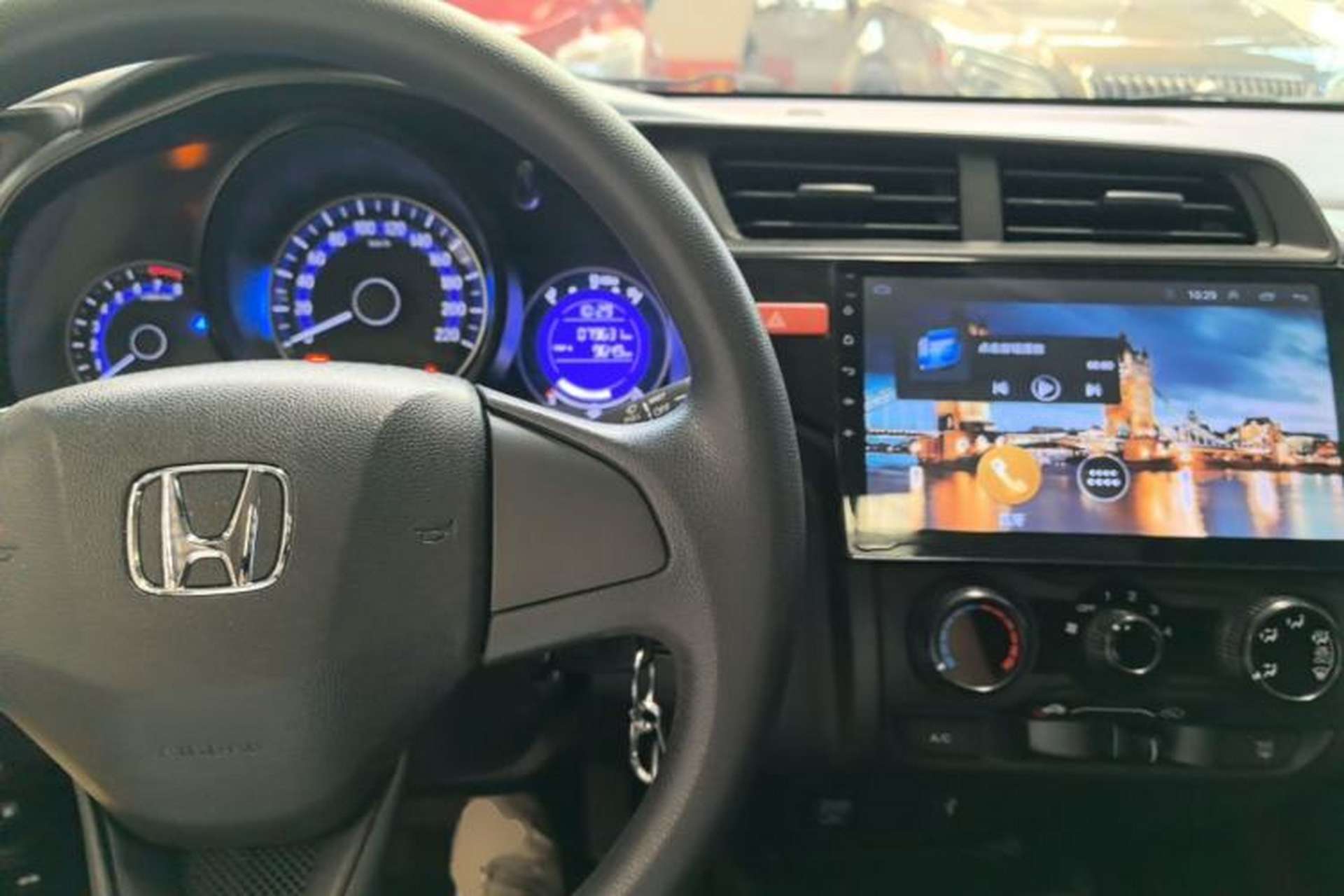 Used Honda Fit 2016 1.5L LXS CVT Comfort Sunroof Version Center Console