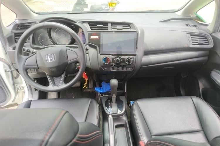 Used Honda Fit 2016 1.5L LXS CVT Comfort Sunroof Version Center Console