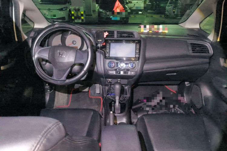 Used Honda Fit 2016 1.5L LX CVT Comfort Model Center Console