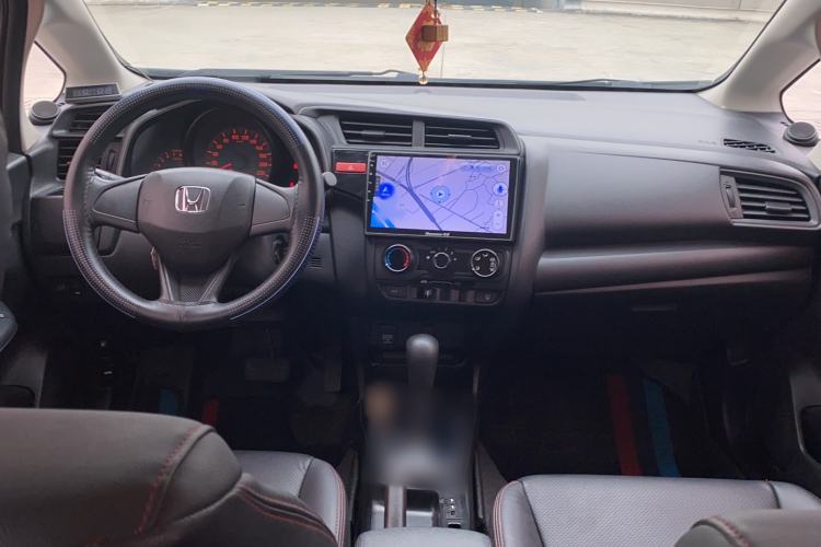 Used Honda Fit 2016 1.5L LX CVT Comfort Model Center Console