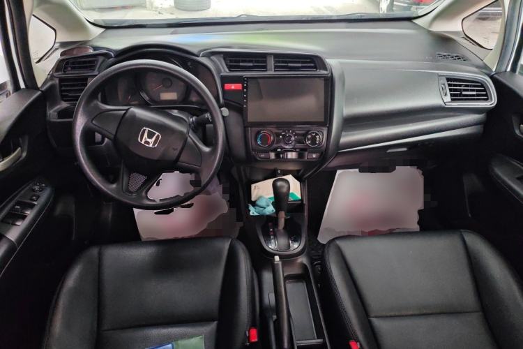 Used Honda Fit 2016 1.5L LX CVT Comfort Model Center Console