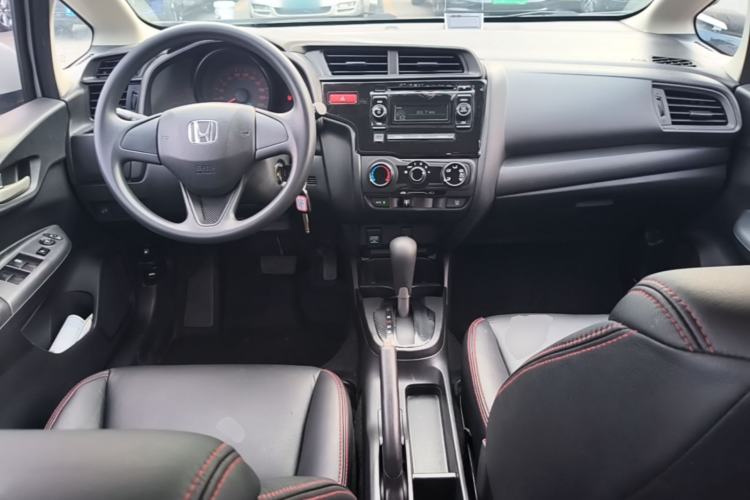 Used Honda Fit 2016 1.5L LX CVT Comfort Model Center Console