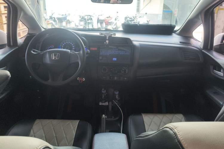Used Honda Fit 2016 1.5L LXS CVT Comfort Sunroof Version Center Console