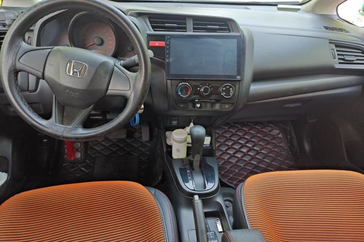 Used Honda Fit 2016 1.5L LX CVT Comfort Model Center Console