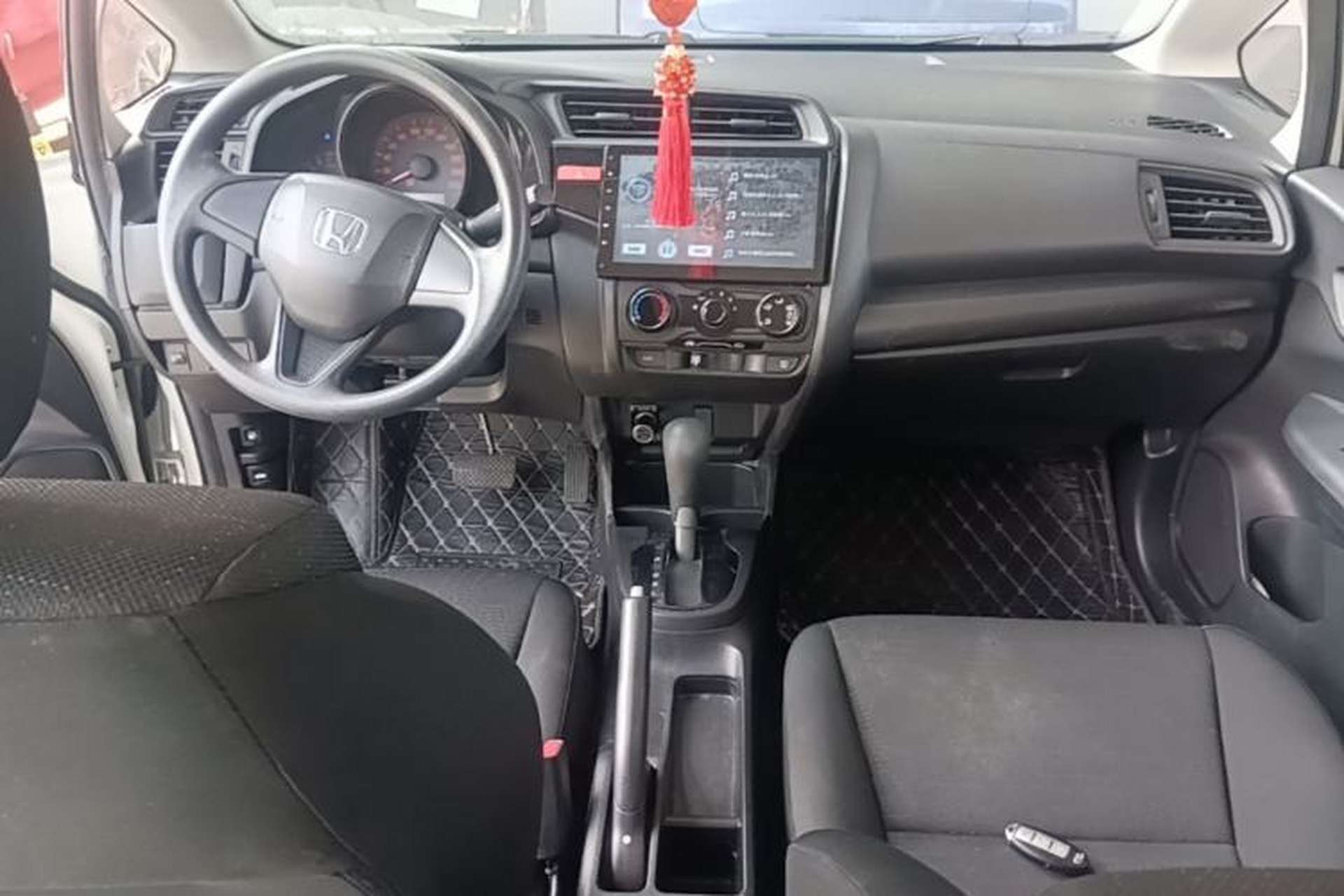 Used Honda Fit 2016 1.5L LX CVT Comfort Model Center Console